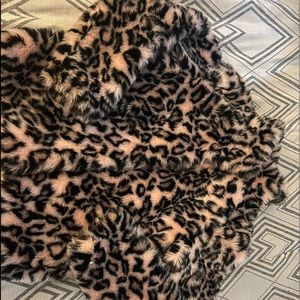 Aqua leopard coat girls size xl.. light pink black